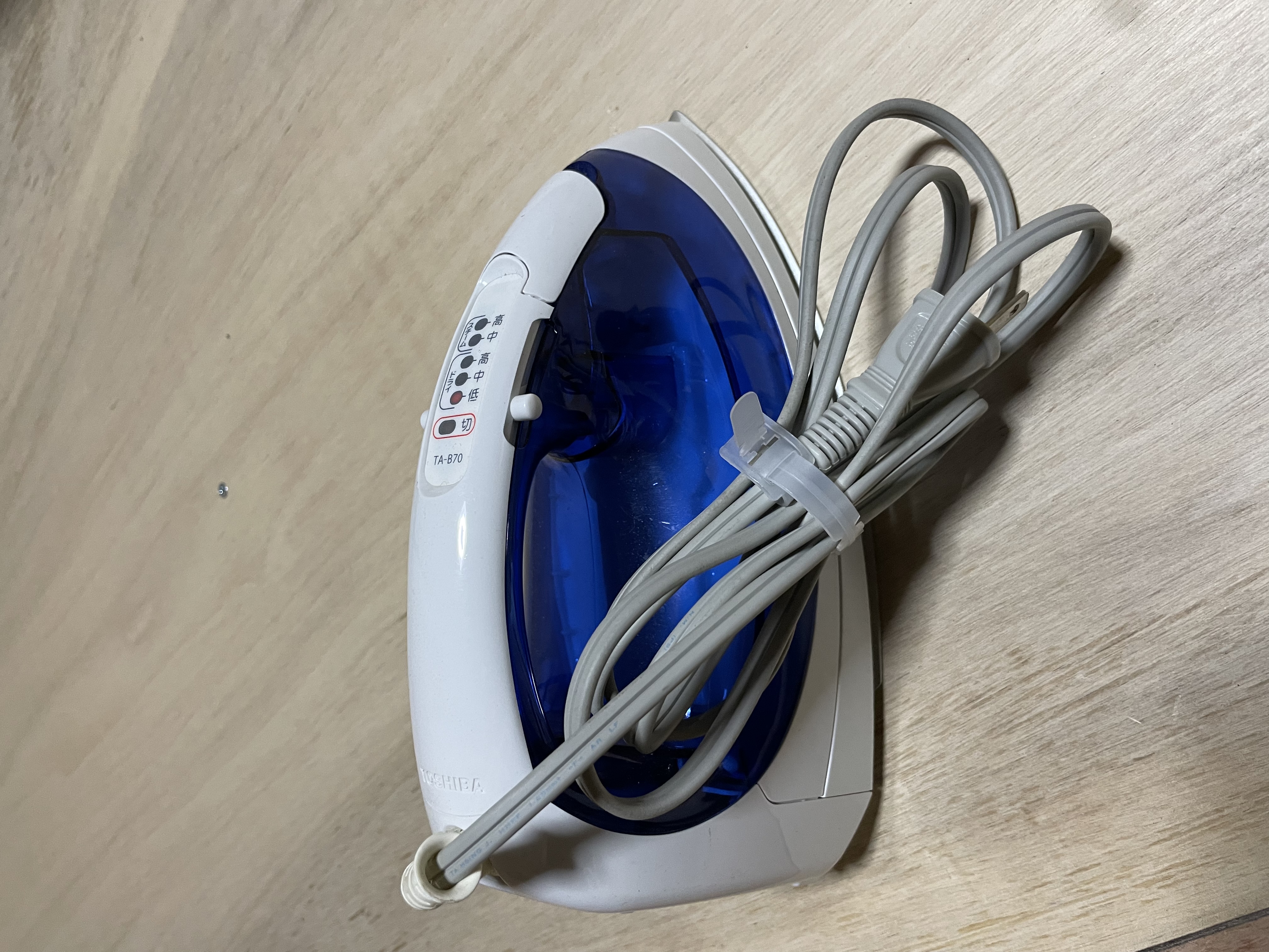TOSHIBA TA-B70 スチームアイロン